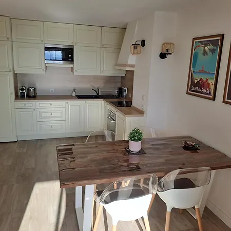 Apartment Joli 43m2 , Vue , Piscine , Parking