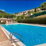 شقة Joli 43m2 , Vue , Piscine , Parking