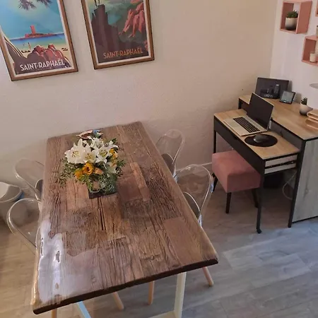 Joli 43m2 , Vue , Piscine , Parking