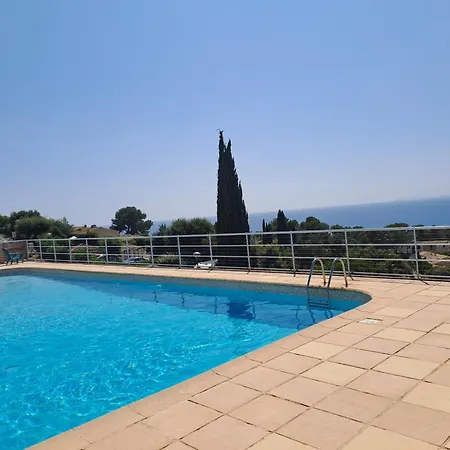 Joli 43m2 , Vue , Piscine , Parking *